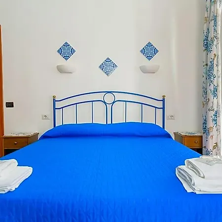 Alessandrab&b Bed and Breakfast 4*